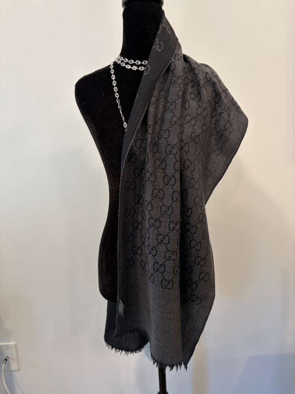 Gucci Black and Charcoal GG Shawl - Picture 5 of 8